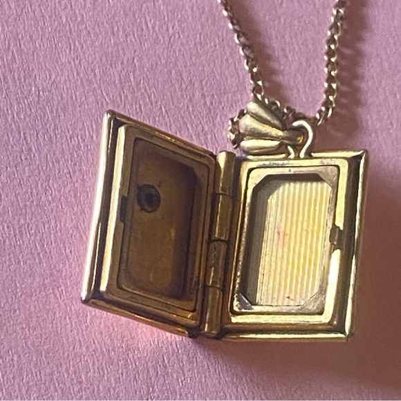 FINAL SALE 😎 Vintage Mother of Pearl Religious Cross Locket Gold Filled Necklace - Picture 3 of 8